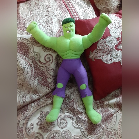 Incredible Hulk action stuffed figure bear - Picture 2 of 11
